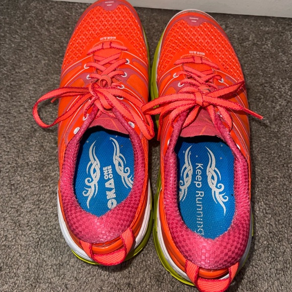 Hokas - Picture 6 of 8